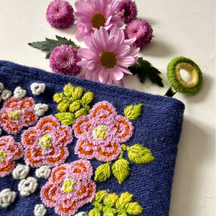 Jenny Krauss - Wholesale Pouch - Women's - Five Dahlias Embroidered Wool Pouch