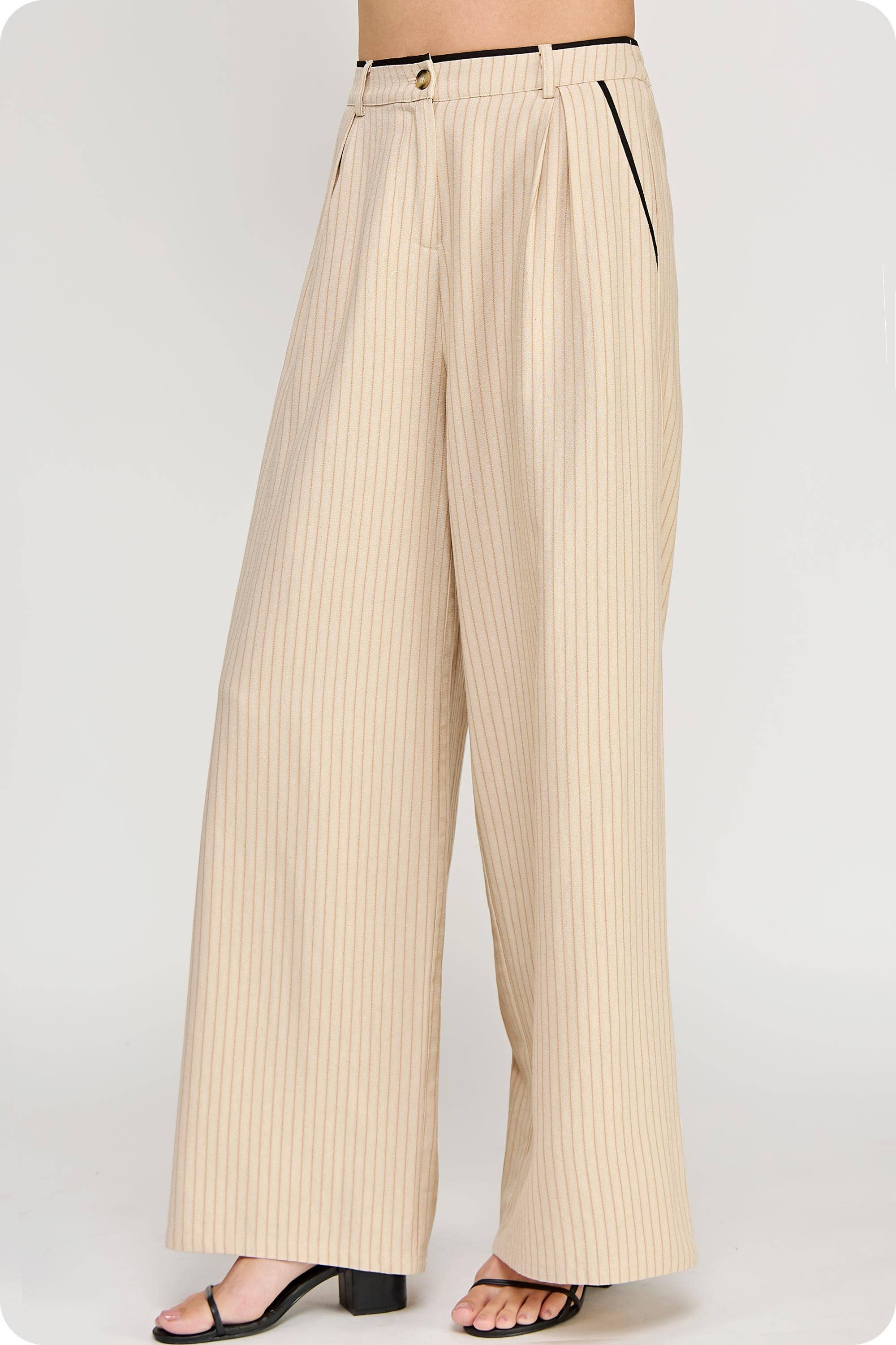 Strut & Bolt – Engroshandel Bukser - Dame – Linnedbukser med kontrastpiping detaljer1