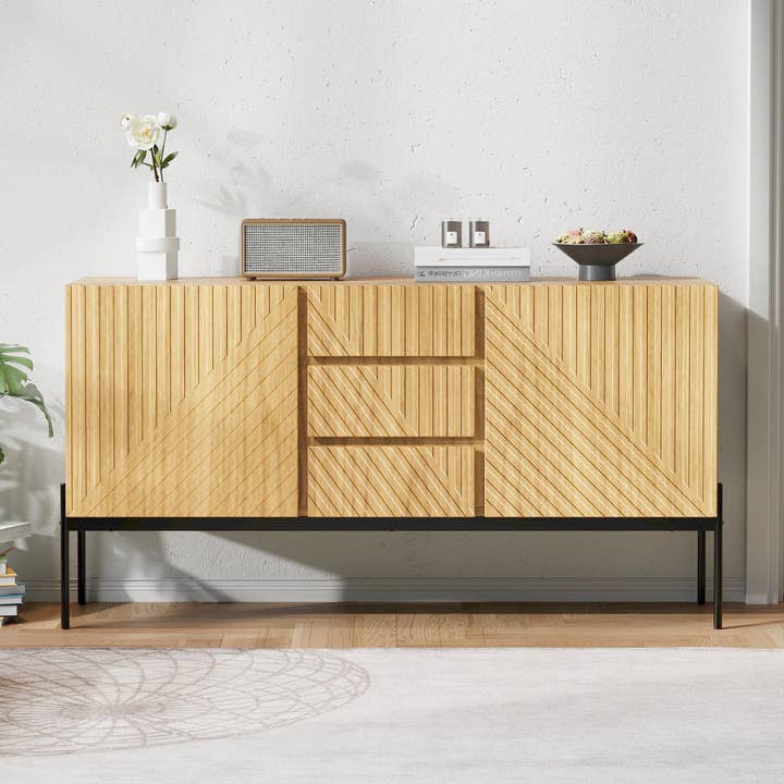 Urban Meuble - Wholesale Sideboard - Modern sideboard with natural wood effect, carved doors, and metal legs TREGRAINS1