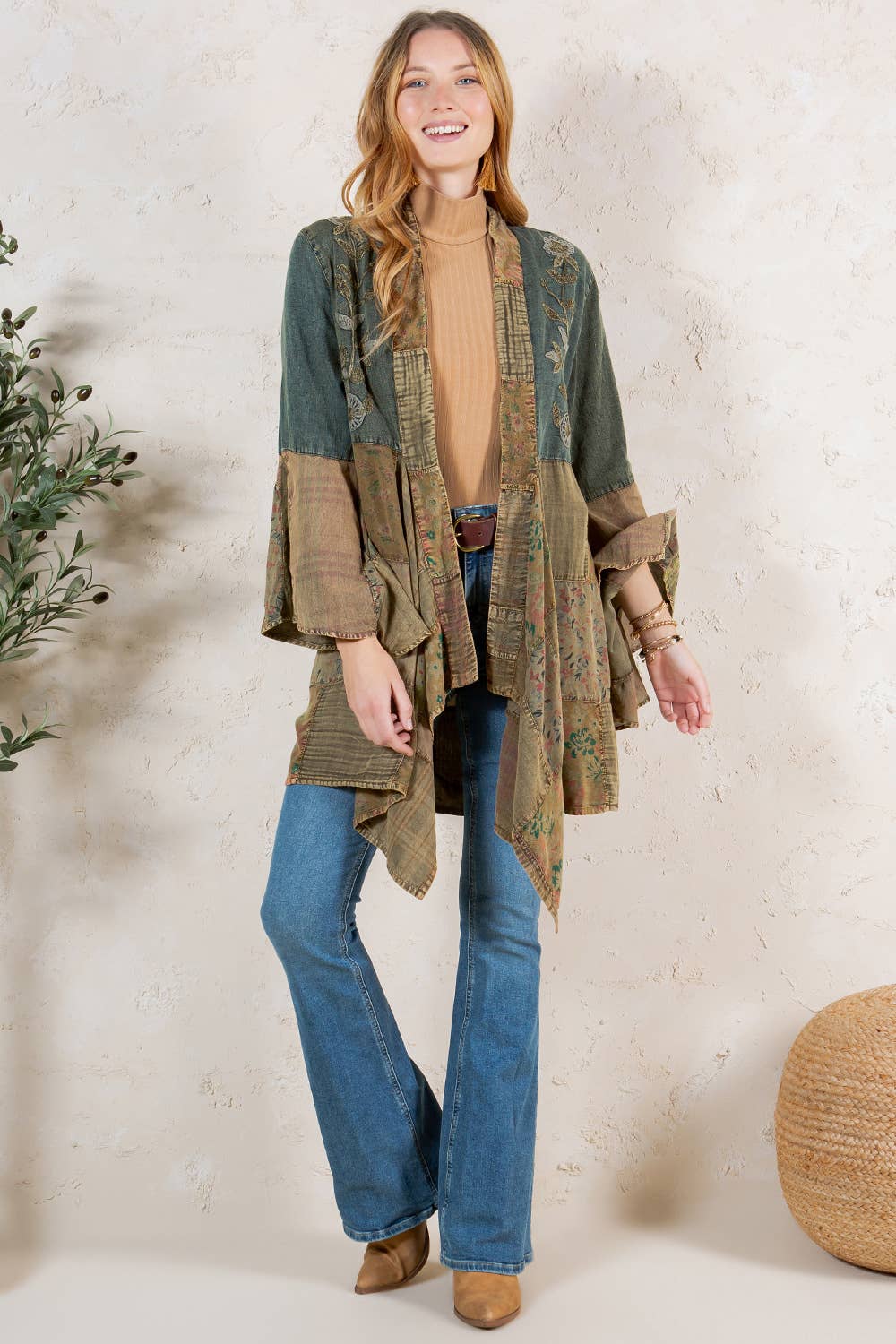 Young Threads – Großhandel Kimono – Damen – Westlicher Boho-Chic: Motivbestickter langer Jeans-Cardigan (NEU)8