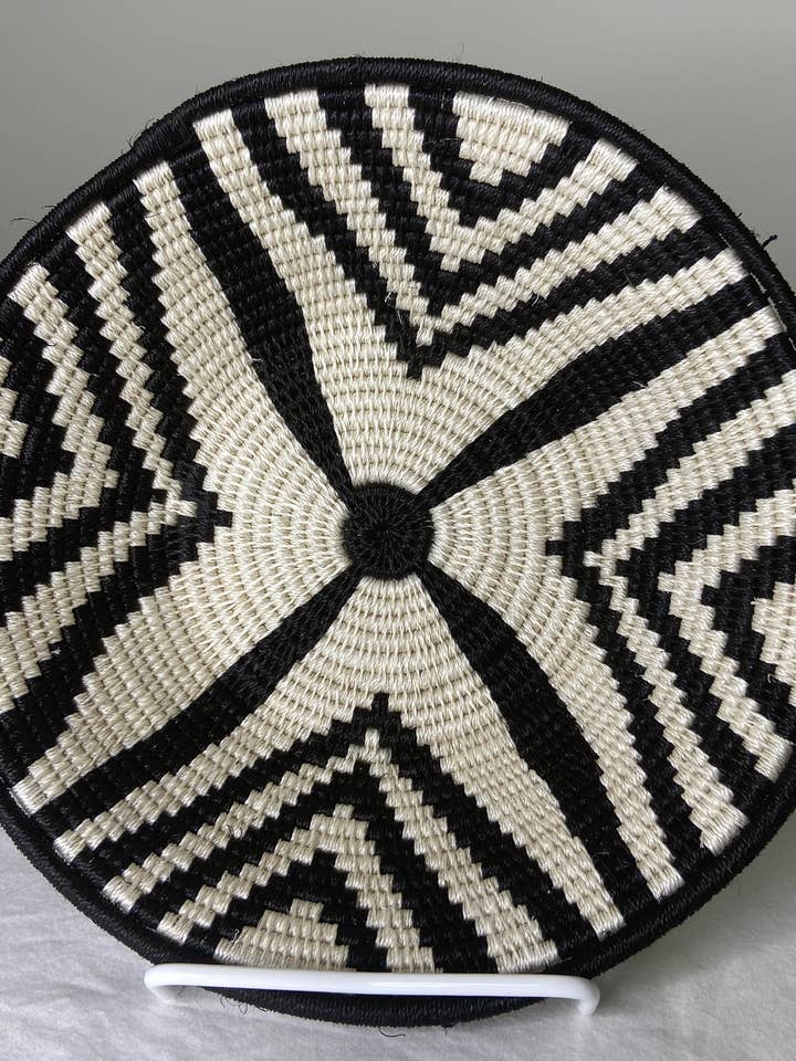 Cesta de sisal mediana - 024 para venta al por mayor de Eve & Nico Gifts & Home Decor