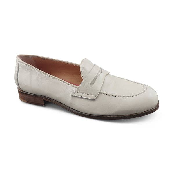 White moccasins in patent leather for wholesale by Otisopse