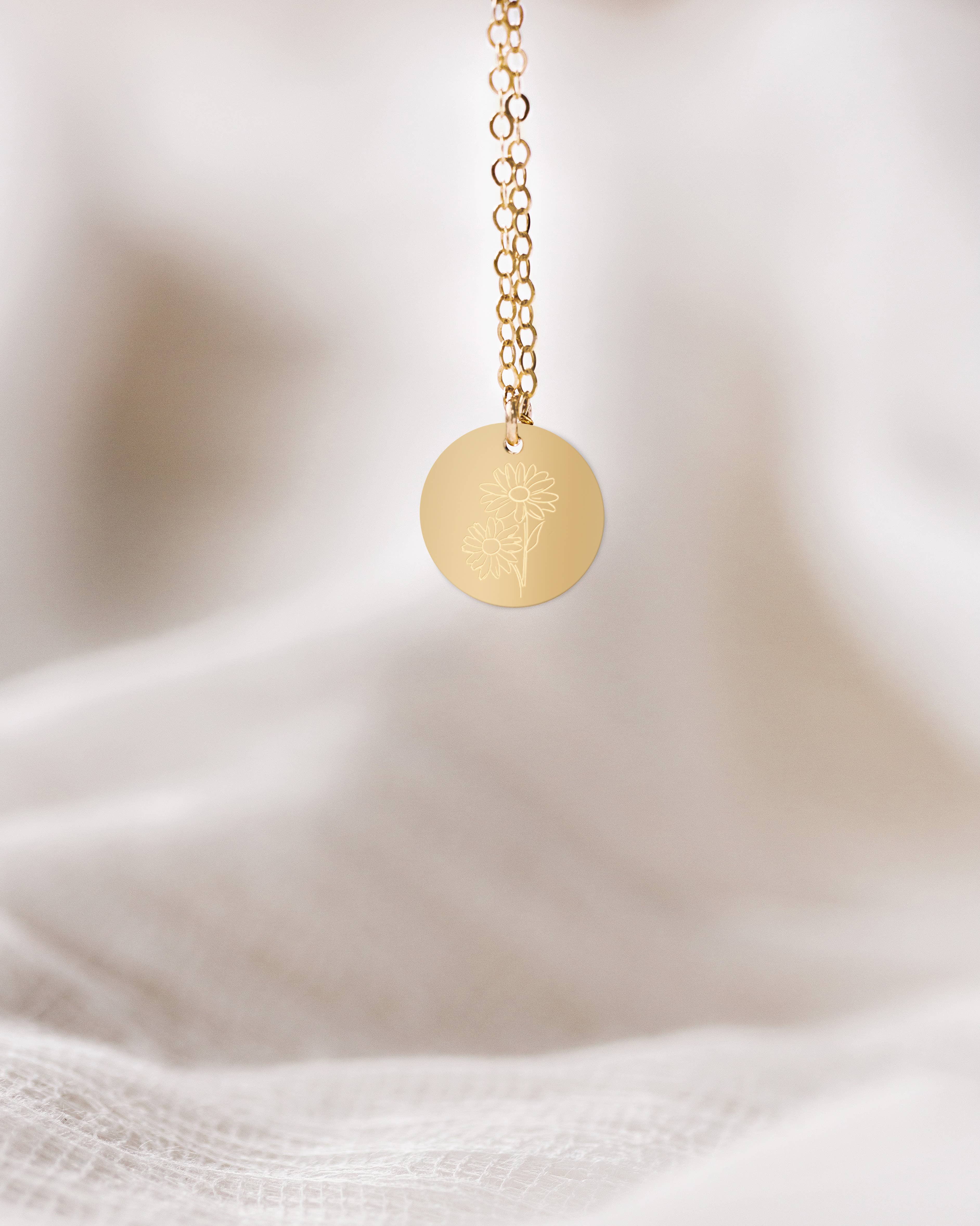 Zen and Zuri - Wholesale Pendant/Charm Necklace - April Birth Flower Gold Filled Daisy Pendant Necklace1