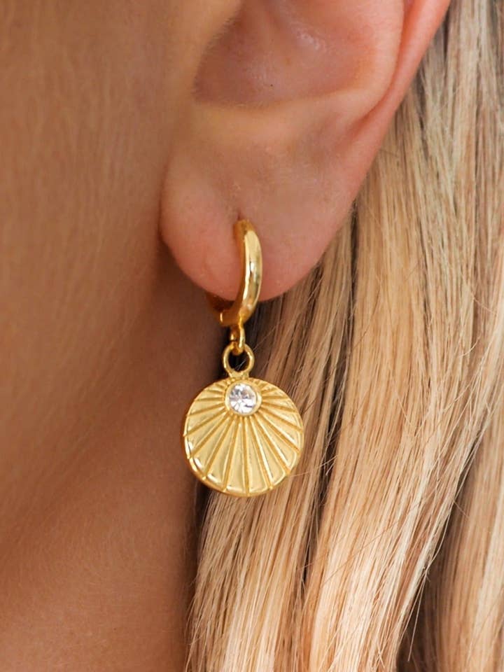 Conchiglia Huggies per la vendita all'ingrosso da parte di JacqMaria Jewelry