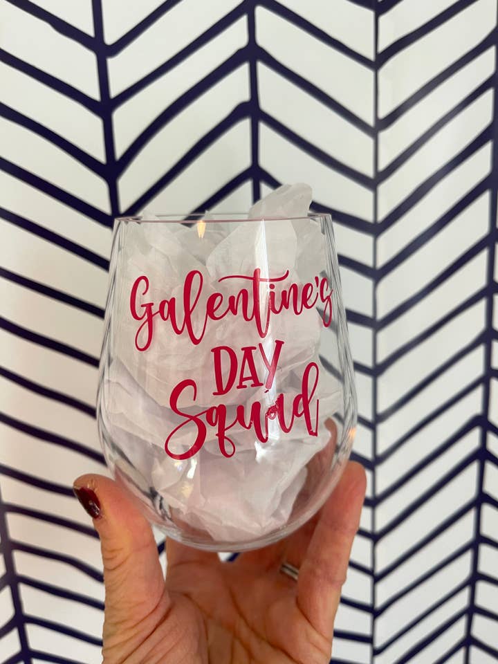 Copo de Vinho Galentines Day por atacado de Everything Labeled- Decorative drinkware for every ocassion