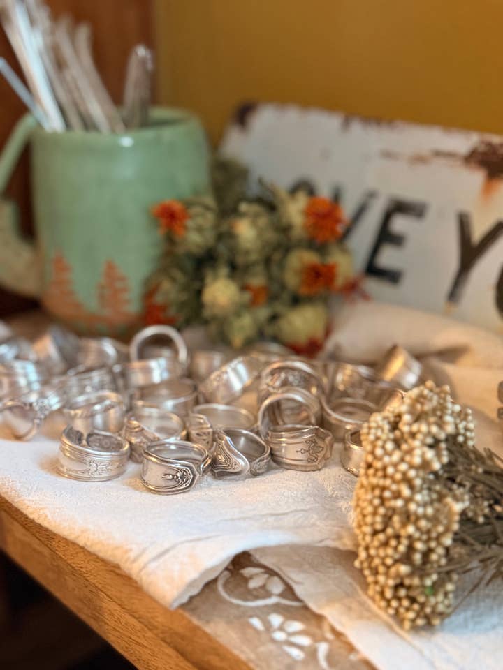 KLASSIEKE LEPELRINGEN. TIJDLOOS. voor wholesale door The WildSmith