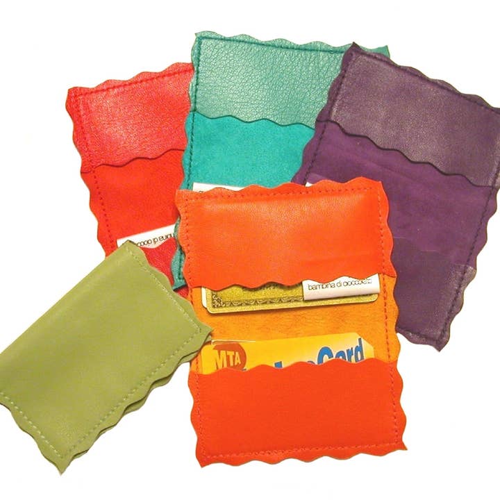 Bambina di Cioccolato - Wholesale Card Holder - Women's - Metro Scalloped Leather Business Card Holder | Slim Wallet