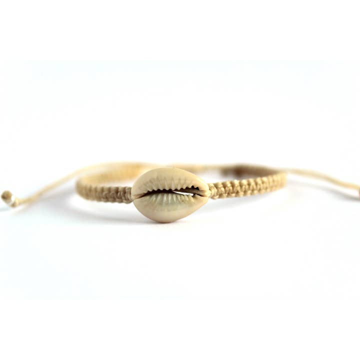 Cowrie Surfer Dude bracelet natural for wholesale by Sol Jewels