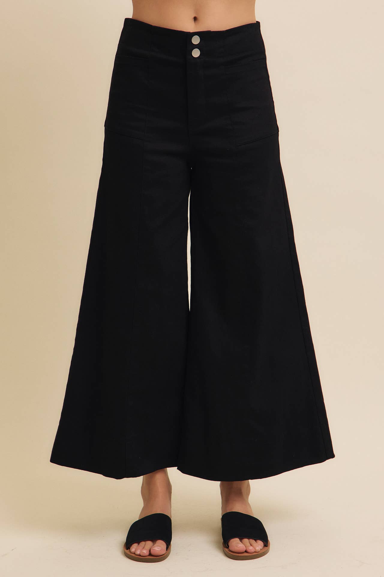 in february - Vente Jean – femme - PANTALON COURT À JAMBES LARGES ET TAILLE HAUTE EXTENSIBLE0