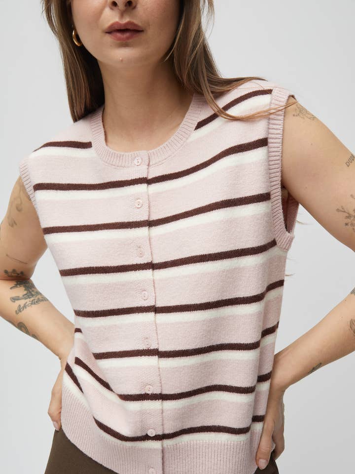 Le top Emory | Cardigan sans manches à rayures pour la vente par MOD REF