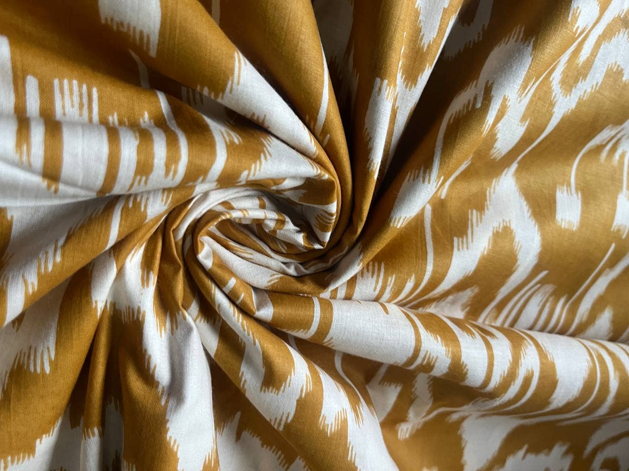 Bhawana Handicrafts – wholesale Tygfärg – Handtryckt tyg i mjuk bomull med blommönster per yard3