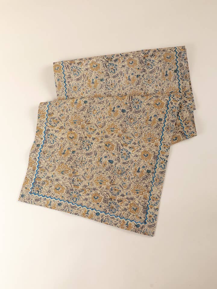 Chemin de table Kalamkari Terre Dorée pour la vente par Ninéh