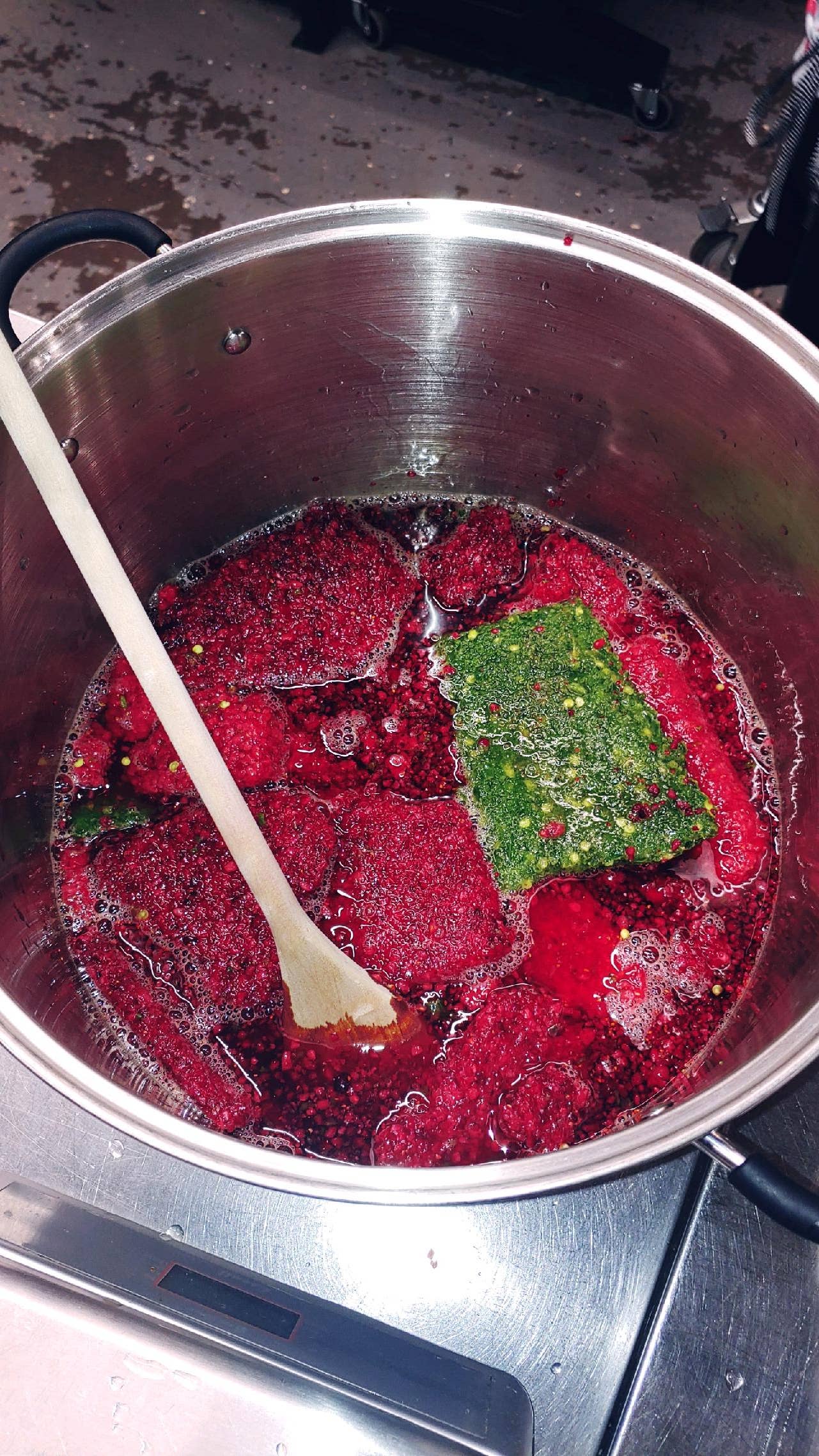 Rose City Pepperheads - Vente Confiture/gelée - Gelée de piments jalapeño aux canneberges et aux framboises1