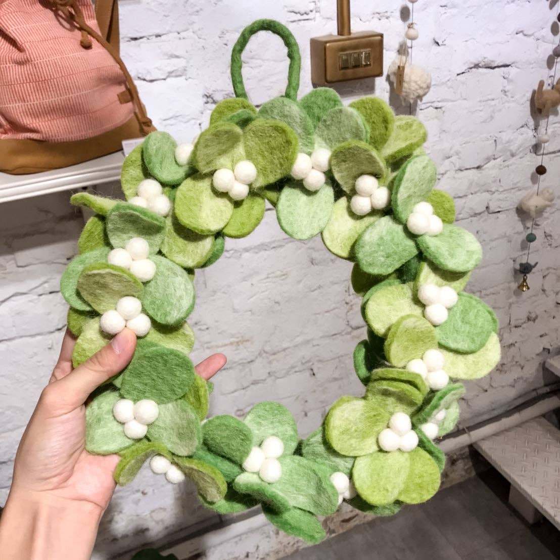 Ganapati – wholesale Krans – Guirlang av mistel i filtat material7