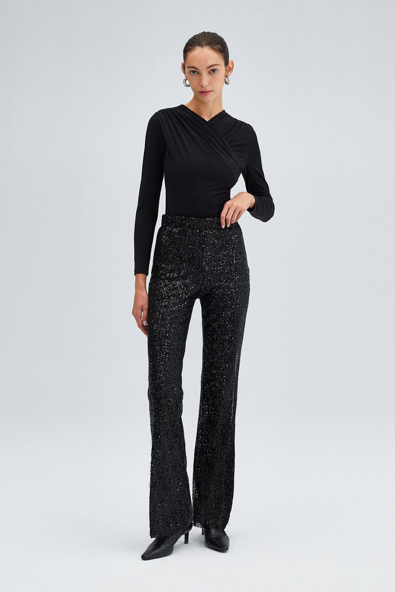 Negro BODY DRAPEADO ELÁSTICO - AJUSTE ENVUELTO DE MANGA LARGA de venta al por mayor en Faire4