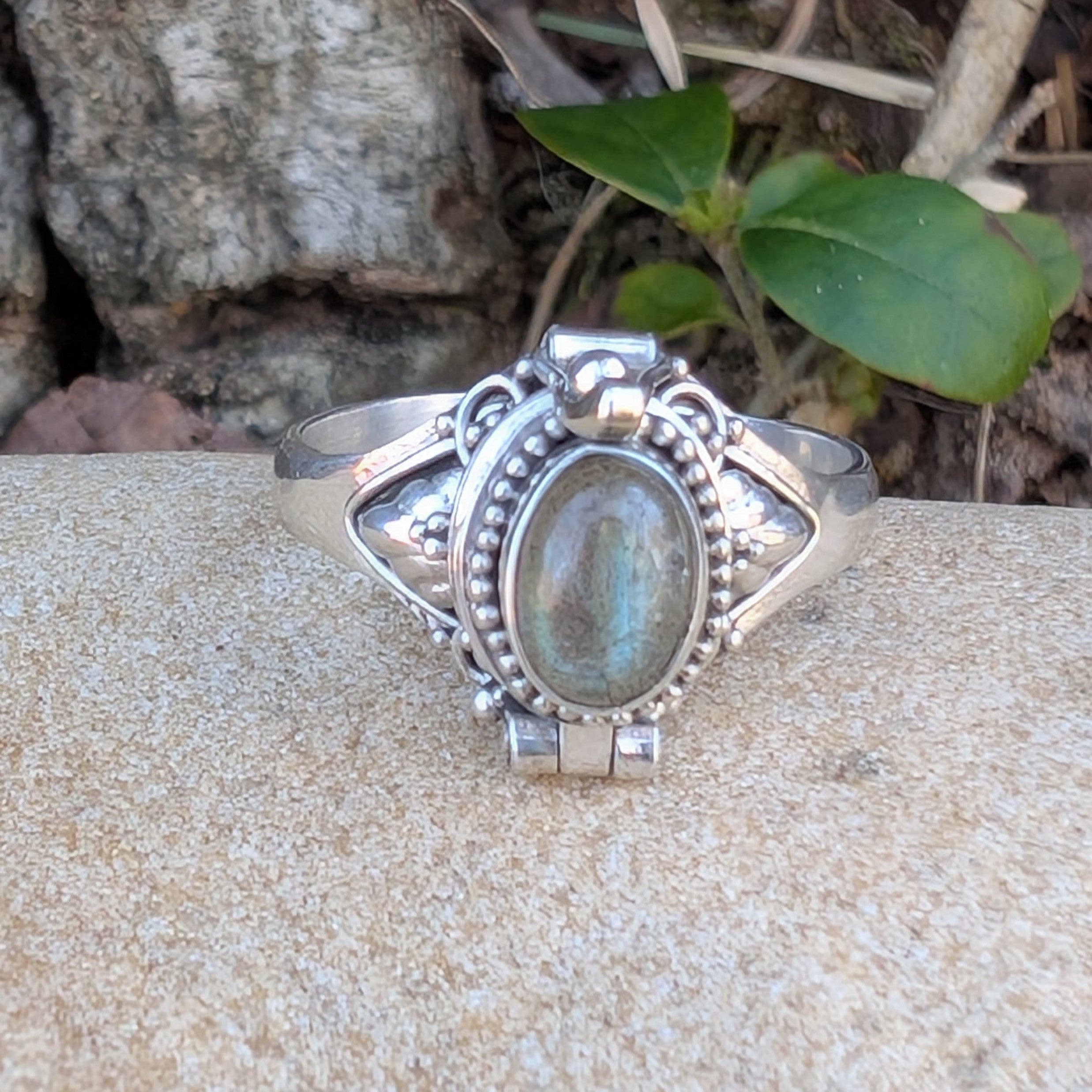 Silver Insanity – wholesale Cocktail/statement ring – Oval Poison Ring - Sterling Silver and Gemstone1