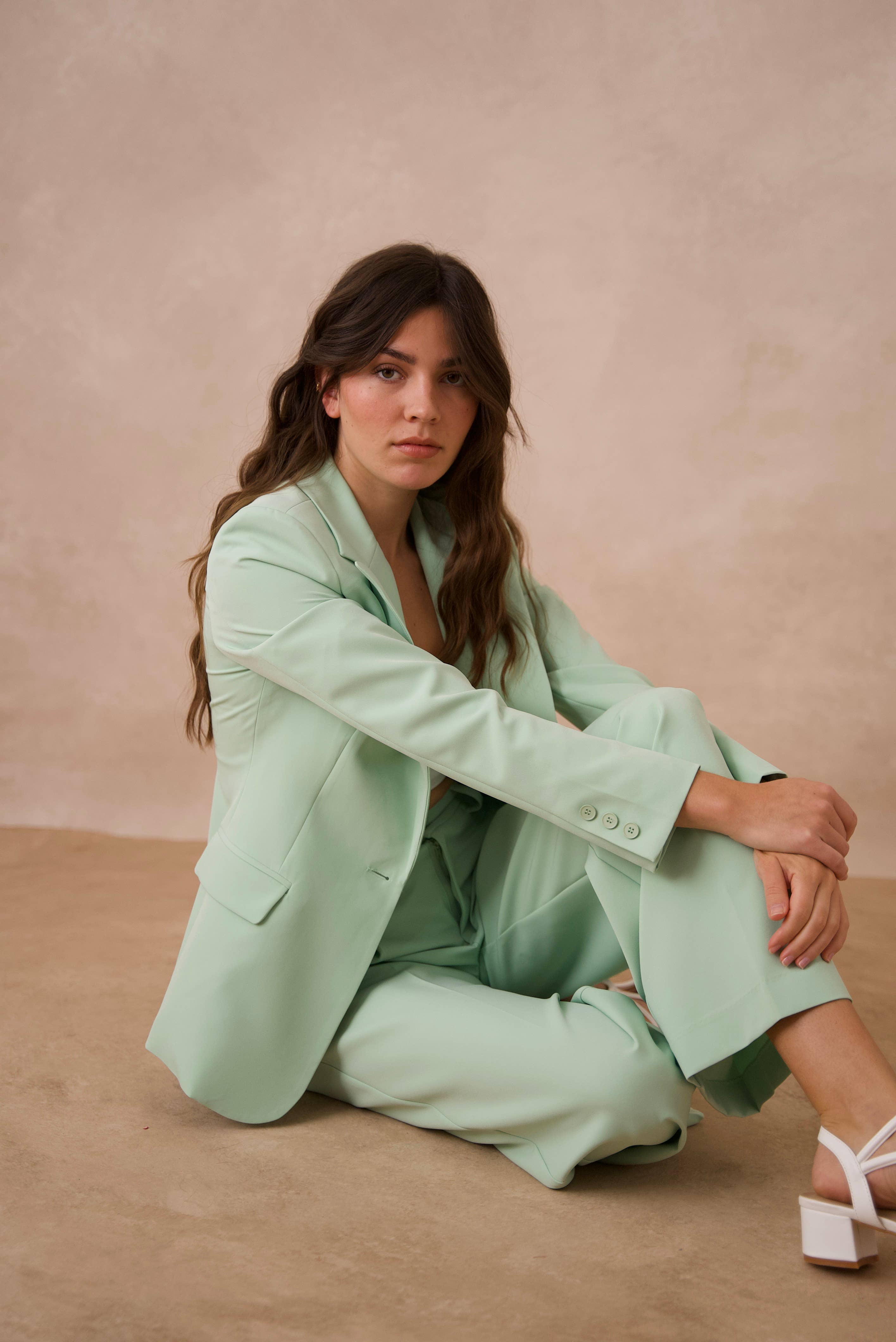 Attentif Paris - Wholesale Suit Jacket - Women's - [Timeless] Fitted single-button plain jacket15