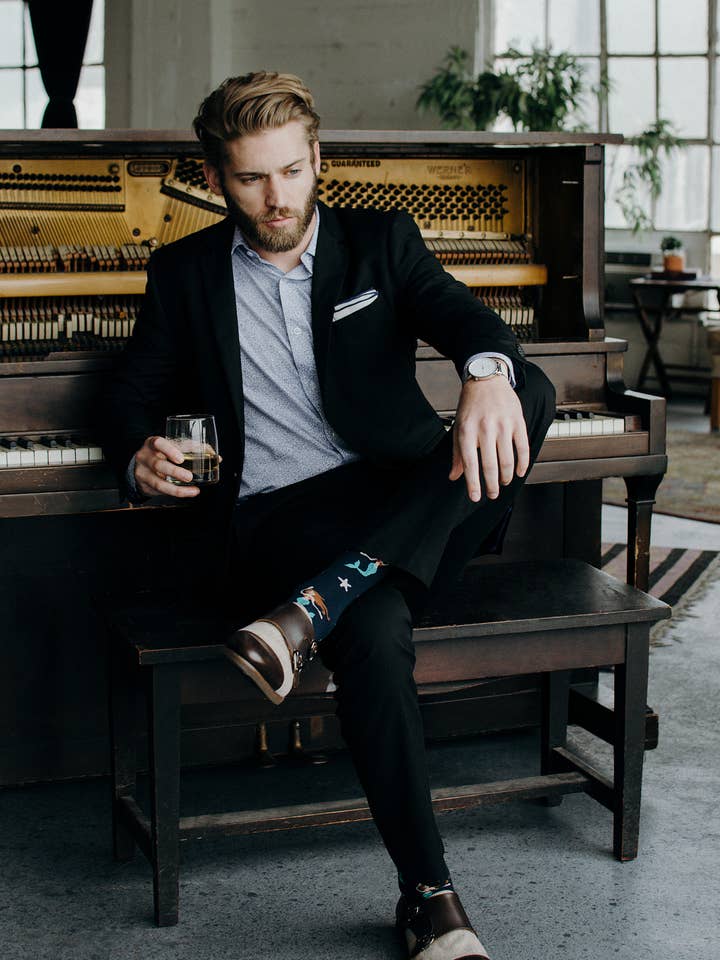 Alynn - Wholesale Button Down Shirt - Men's - Reid Floral Untuckable Slim Fit Dress Shirt White Alynn4