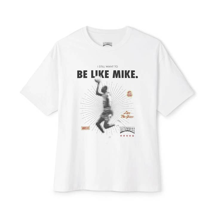 T-shirt surdimensionné Ode à la grandeur pour la vente par MUSSSEE