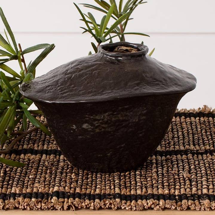 Vase - Schwarze reaktive Glasur asymmetrisch, kl (Pk/03) für den Großhandel von Audrey's Home & Gift