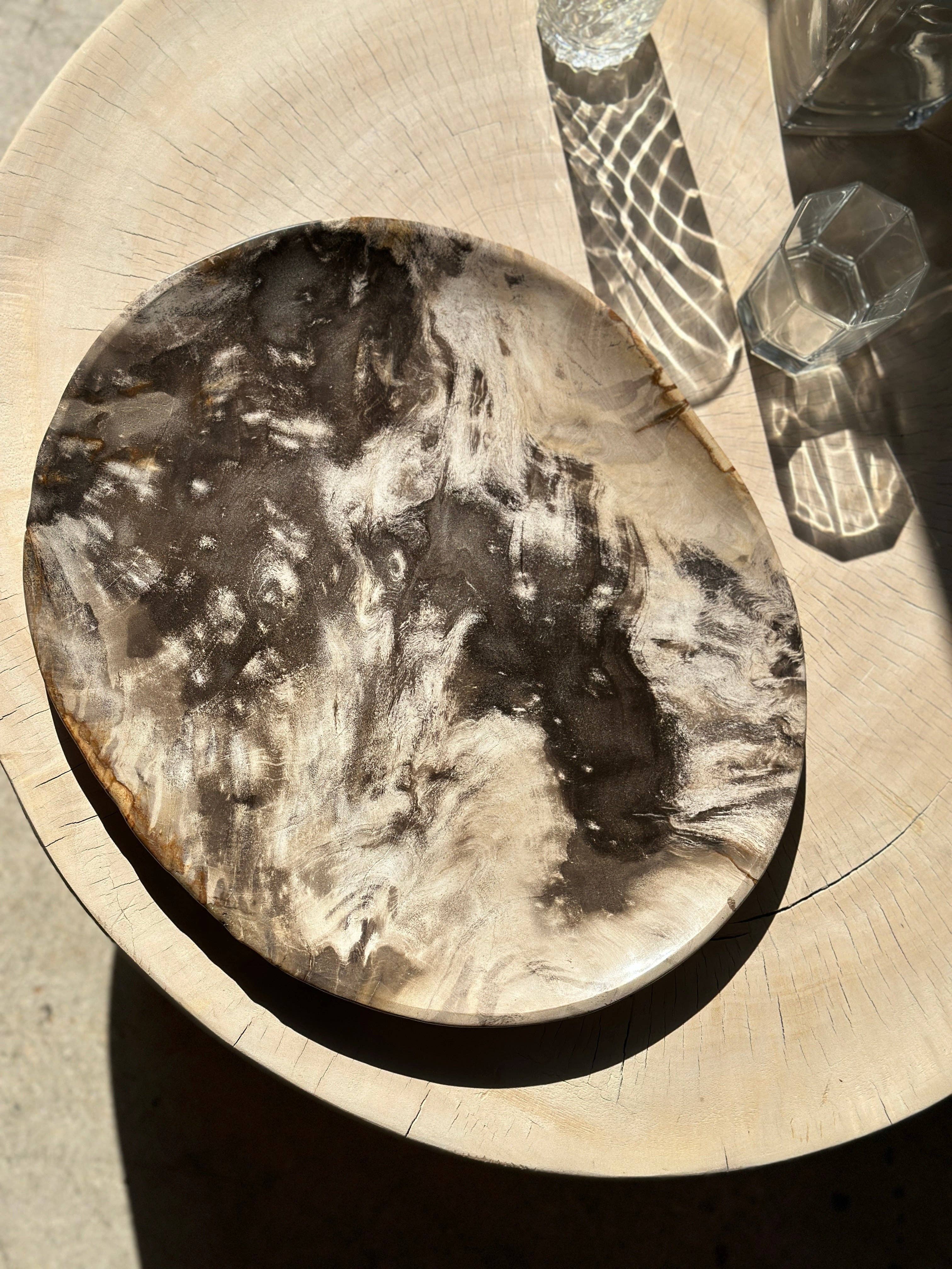 Office Objets - Vente Assiettes/plats/bols de décoration - Très grand vide poche ou plat en bois pétrifié7