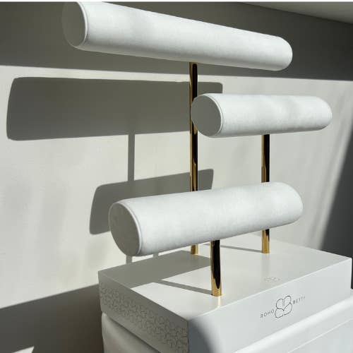 Boho Betty – wholesale Jewellery stand & display – Boho Betty Three Tier T-Bar Faux Suede Display Stand – Gold & White Multi-Level Bracelet Holder