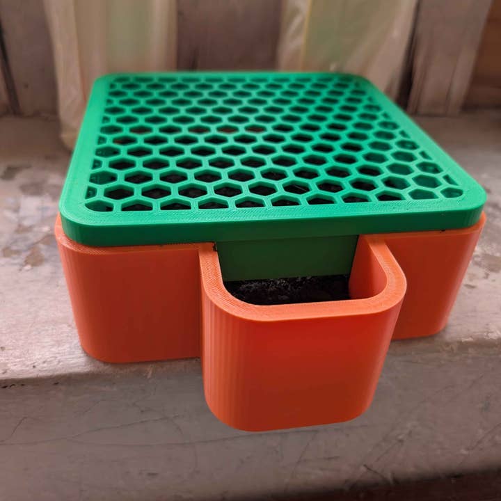 Boîte à Herbe pour Chats d'Intérieur, 7,6 X 9,3 pouces, Boîte de Jardin en Plastique, Jardinière d'Herbe Sûre pour Animaux pour la vente par Zeus Print Shop