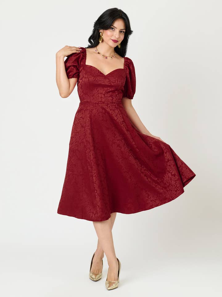 Abito Swing a Cuore in Jacquard Floreale Borgogna Vintage Unico per la vendita all'ingrosso da parte di Unique Vintage