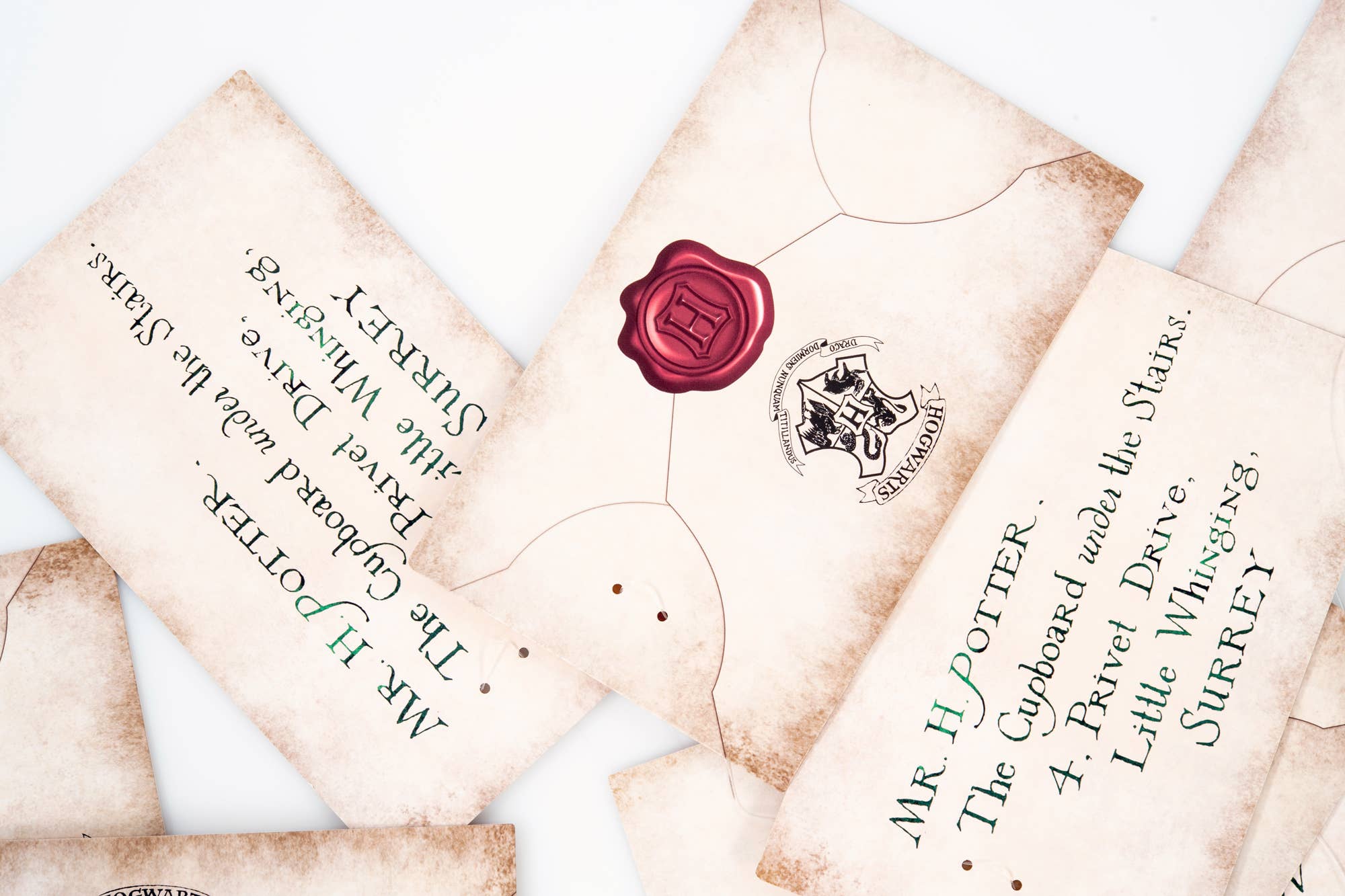 Conquest Journals - Wholesale Banner - Harry Potter Floating Hogwarts Acceptance Letters (40-Piece)7