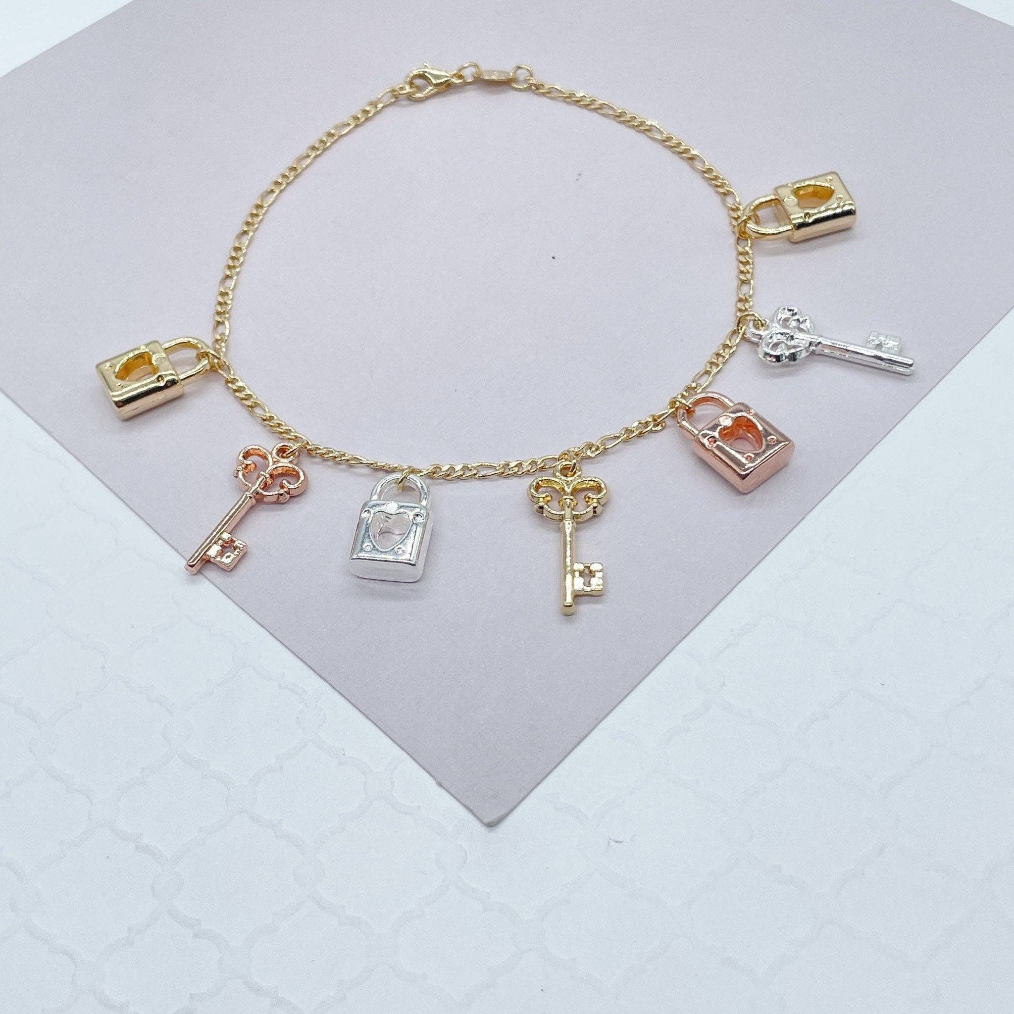 Milie – Pulseira de tornozelo por atacado – Tornozeleira com Charms de Fecho e Chave Tricolor em 18k GF0