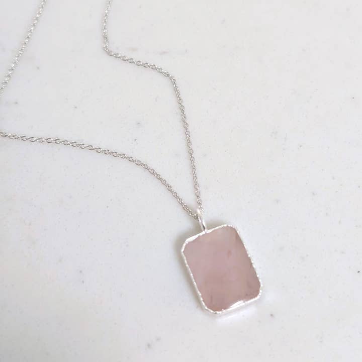 Rektangulär Rosenkvarts Halsband för wholesale av Lapis London