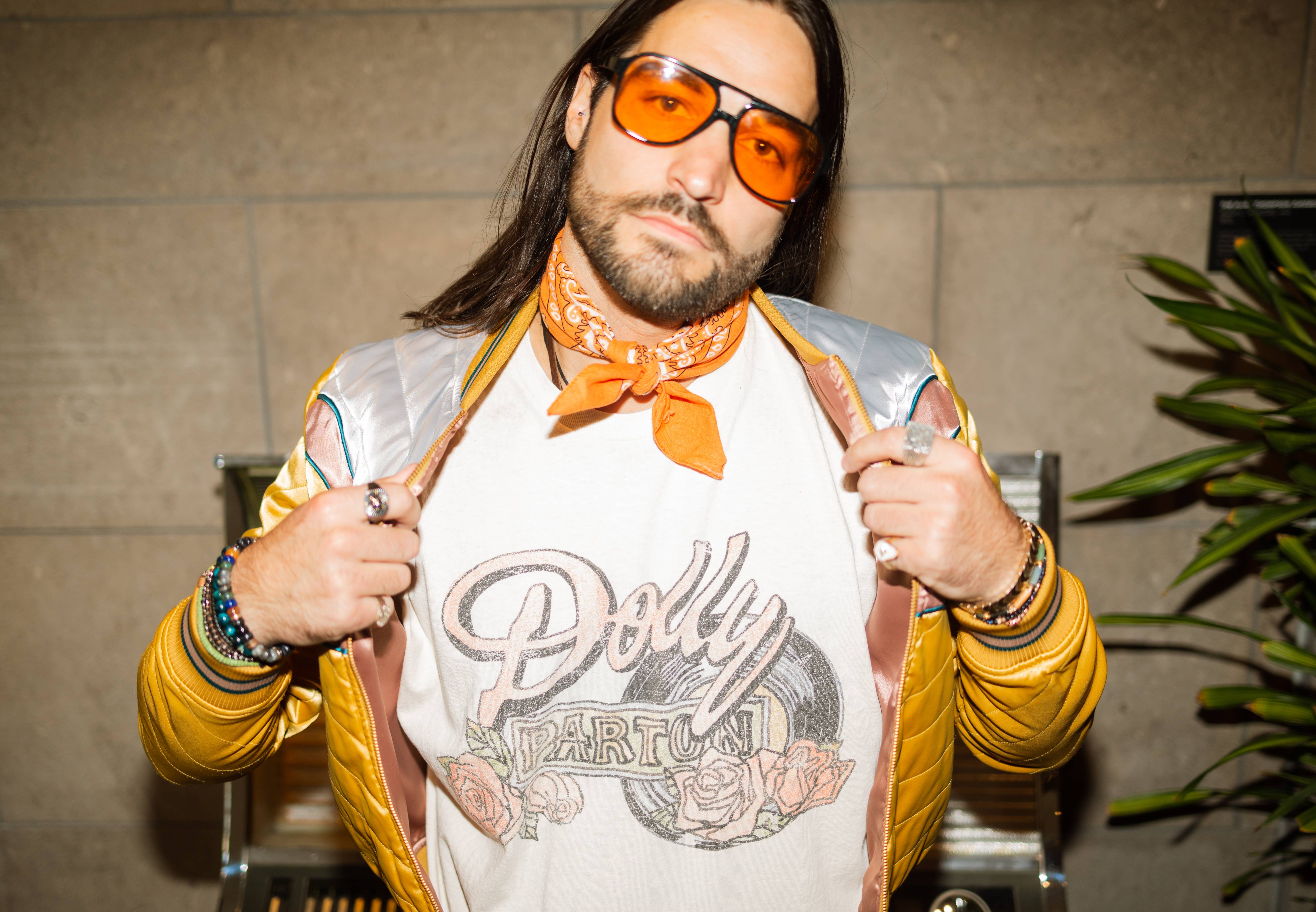 LivyLu - Wholesale Screen Printed T-Shirt - Unisex - Dolly Parton Rose Record Off White Thrifted Graphic Tee1