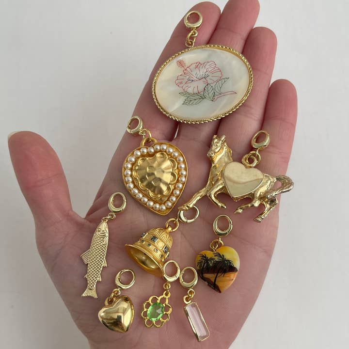 The Sage Vintage - Vente Breloques/médailles personnalisées - Lot mystère de 9 breloques clipsables - finition or1