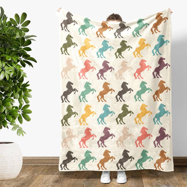 Vivtrek - Wholesale Throw Blanket - Vintage Horse Riding Blanket, Equestrian Lover Rider Throw0