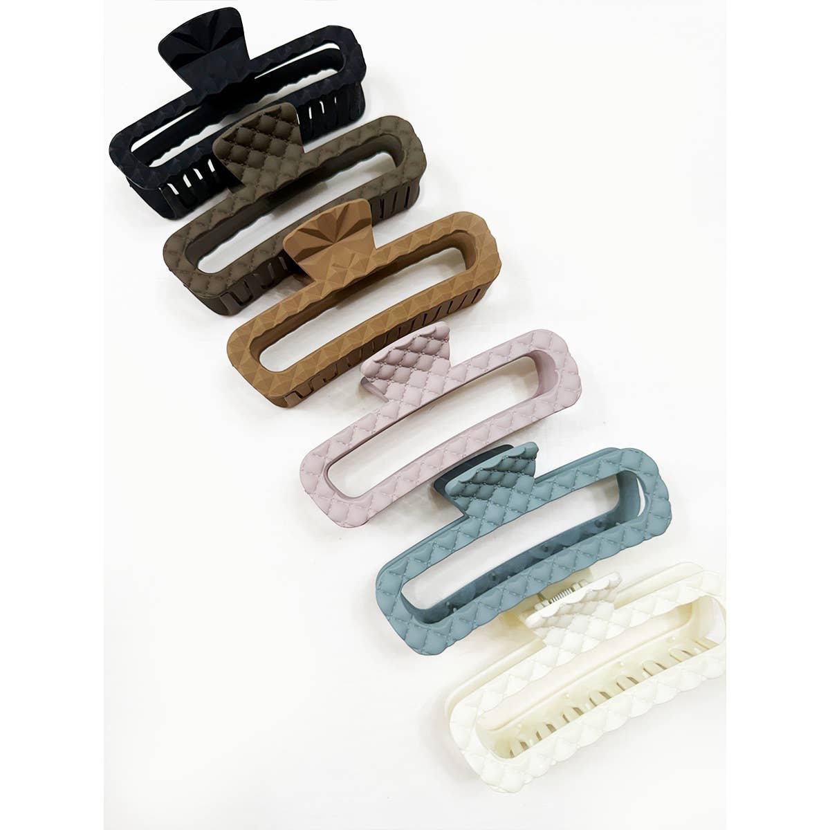 MIX COLOR Embossed Jumbo Hair Claw for wholesale on Faire4