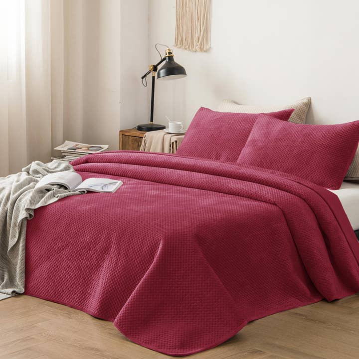 Kasentex - Wholesale Bedding Set - Plush Poly-Velvet Lavish Design Quilt Set Brushed Microfiber