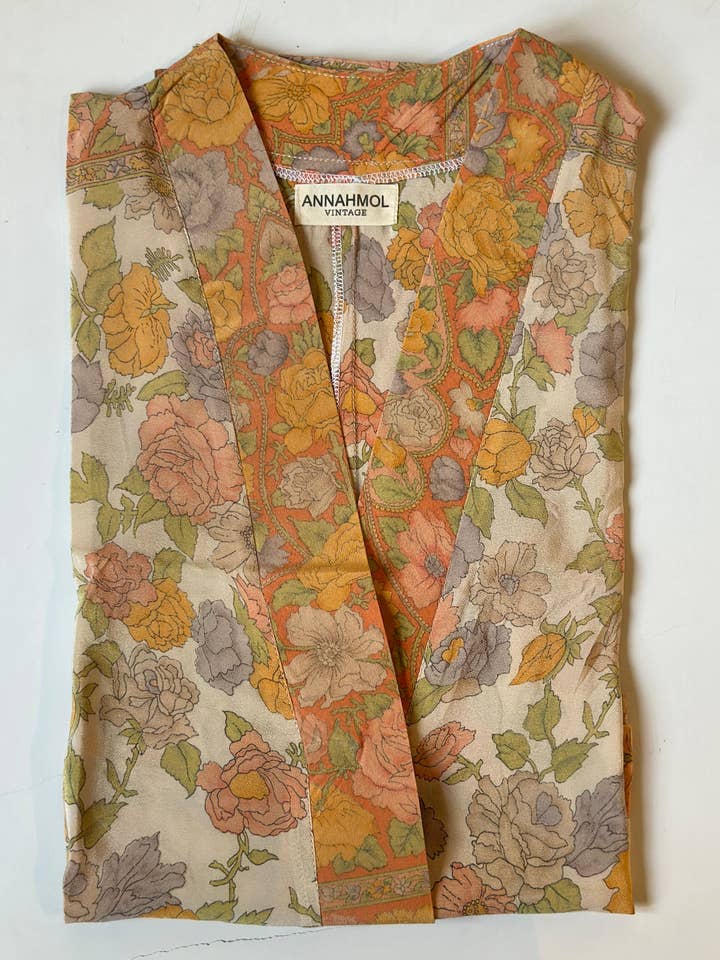 Annahmol - Wholesale Blouse - Women's - Vintage Silk Kimono Top: Free Size: BEST SELLERĀ : OOAK32