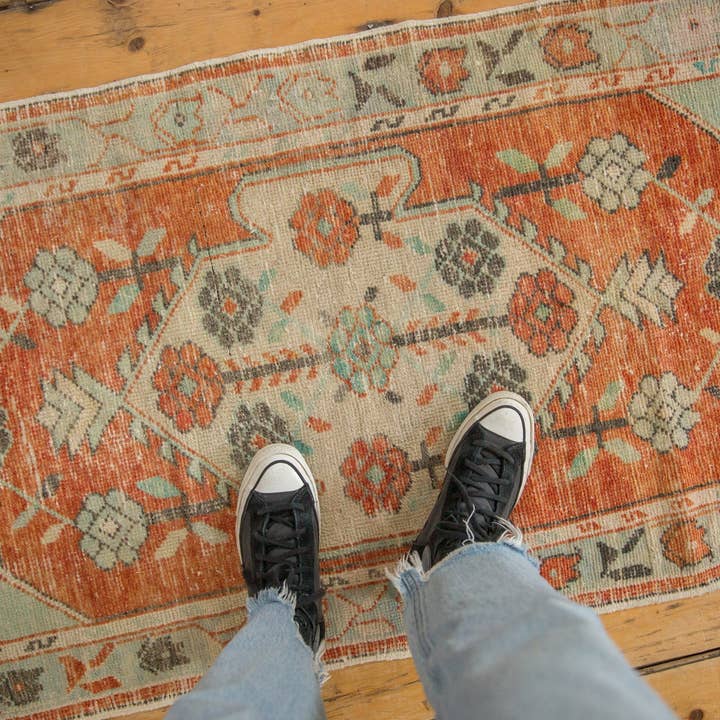 Passatoia per tappeto vintage Oushak 2.5x5 per la vendita all'ingrosso da parte di Old New House