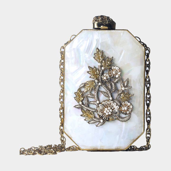 JANNAT pour la vente par Clutch It Handbags