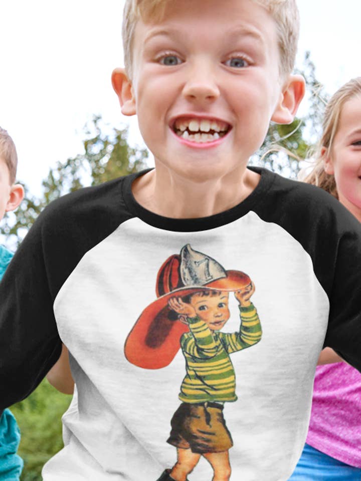 Chemise de baseball raglan Fireman pour enfant pour la vente par Acme. Baby Co. LLC