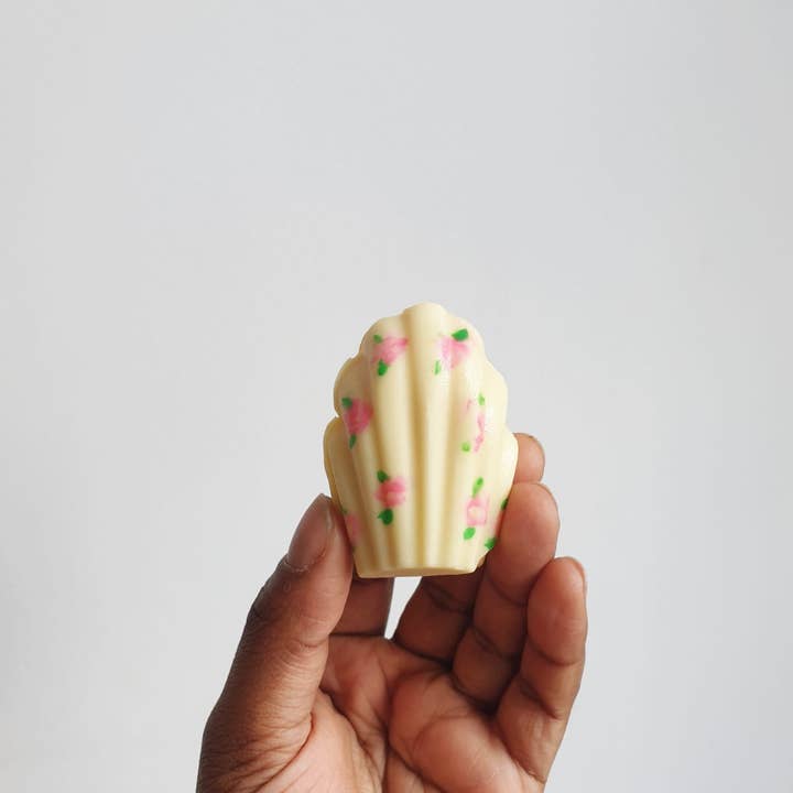 Madeleines pintadas de chocolate por atacado de Dee's Basement