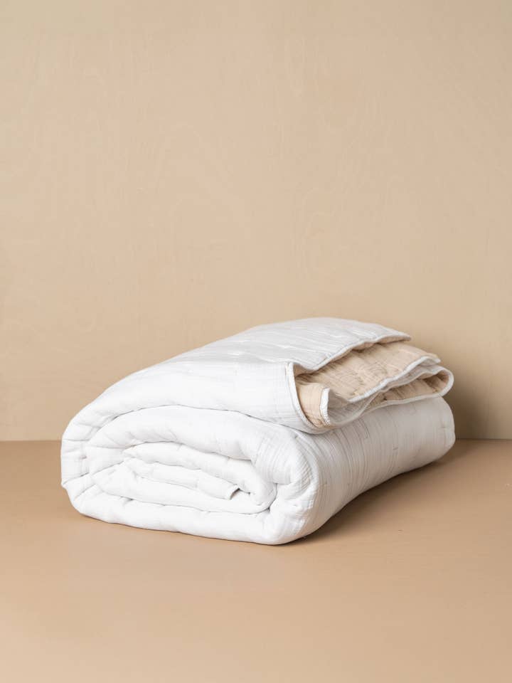 Couvre-lit matelassé Enes | Blanc pour la vente par Saardé