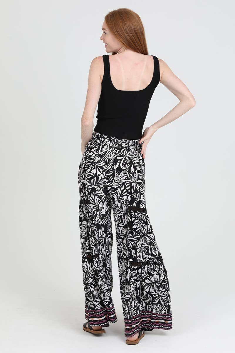 ANGIE - Venta al por mayor Pantalones - Mujer - PANTALONES ACAMPANADOS DE PERNERA ANCHA ESTAMPADOS 25R84-A876 CON INSERCIONES DE ENCAJE4