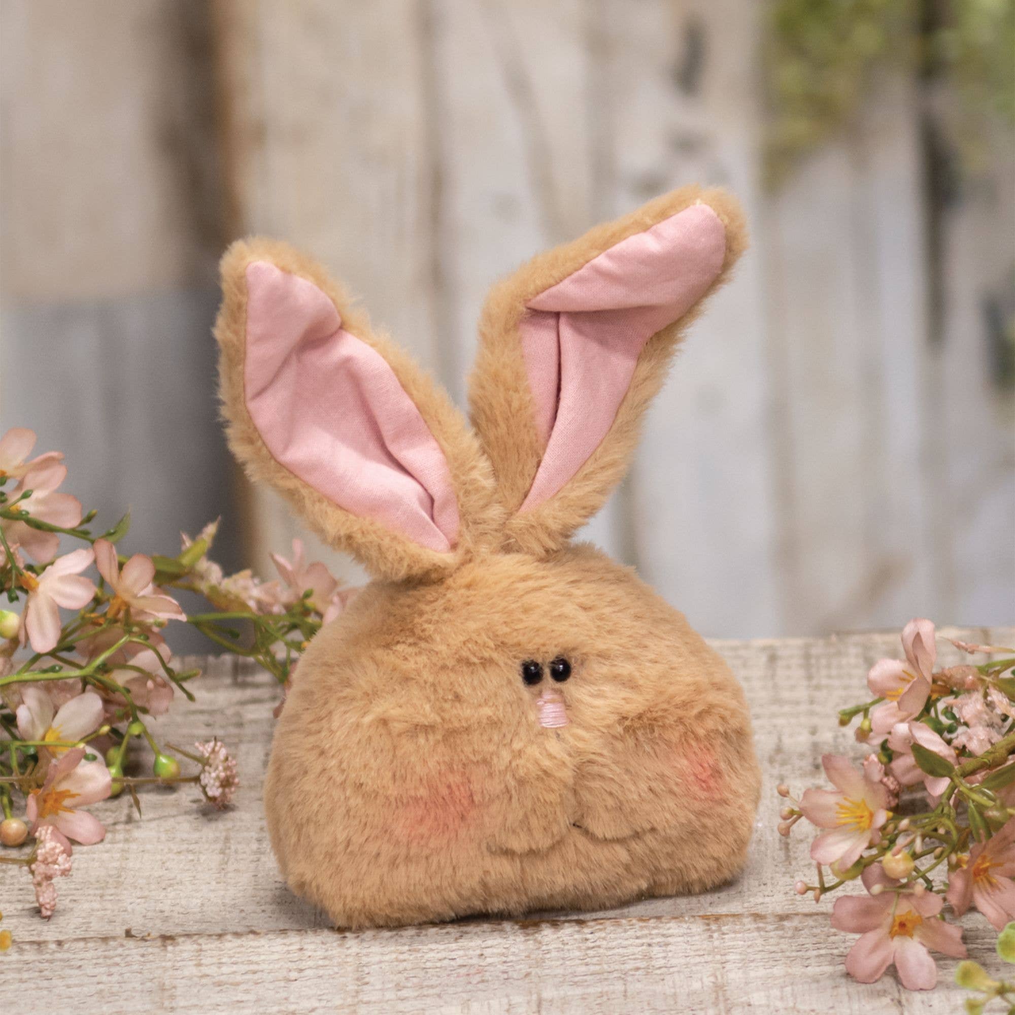 The Hearthside Collection – wholesale Dekorativt bordsobjekt – Fuzzy Tan Kaninhuvuddocka1