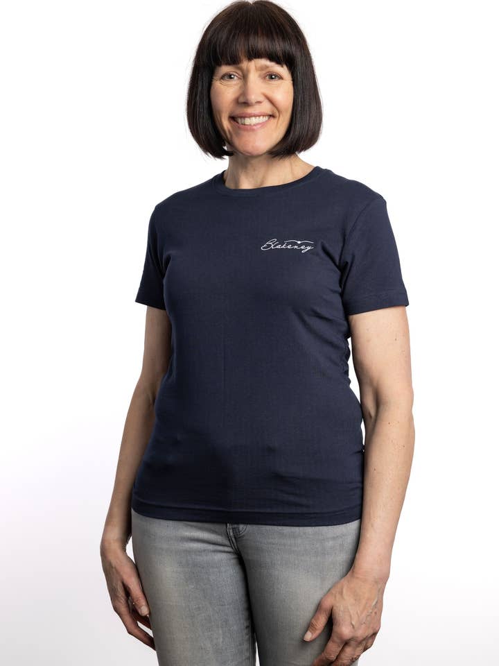 Maglietta da donna in cotone biologico Creek Signature Bird per la vendita all'ingrosso da parte di Creek Lifestyle