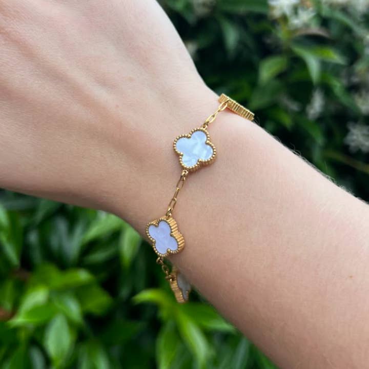 Byzantium Collection Ltd - Wholesale Charm/Dangle Bracelet - White Four Leaf Clover Double-Sided Bracelet,18K Gold Plate1