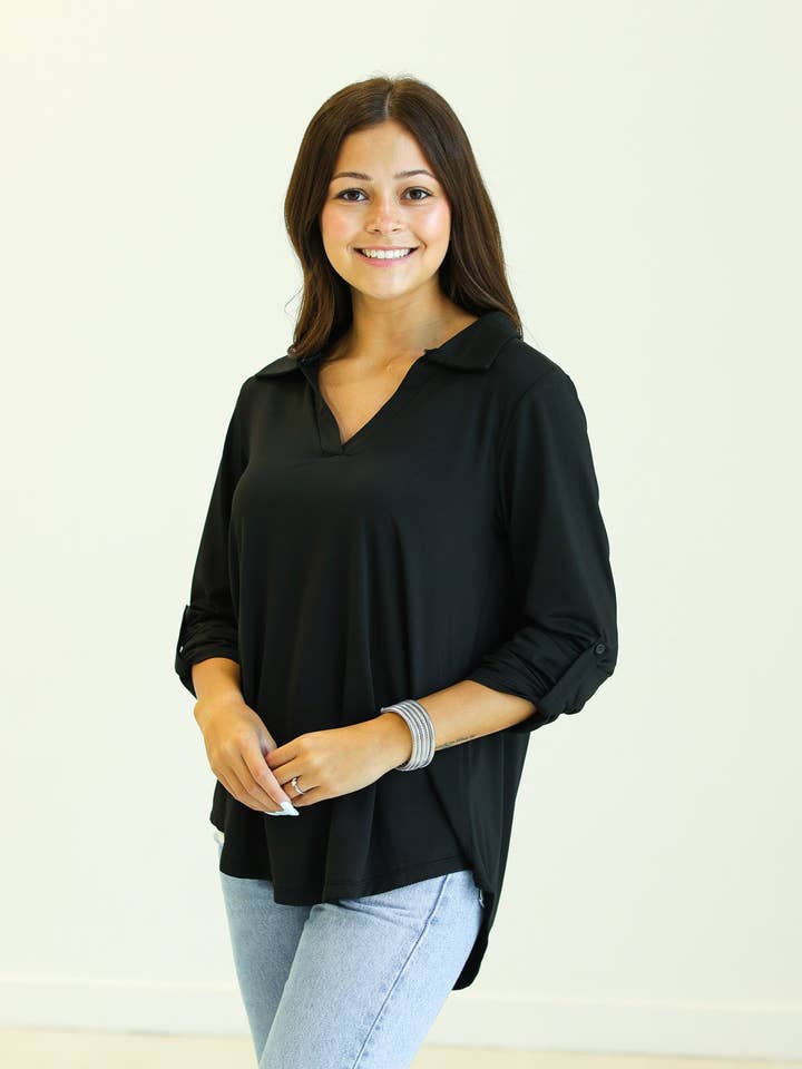 Top à encolure en V Gemma, noir pour la vente par GRACE+EMMA by Southern Grace