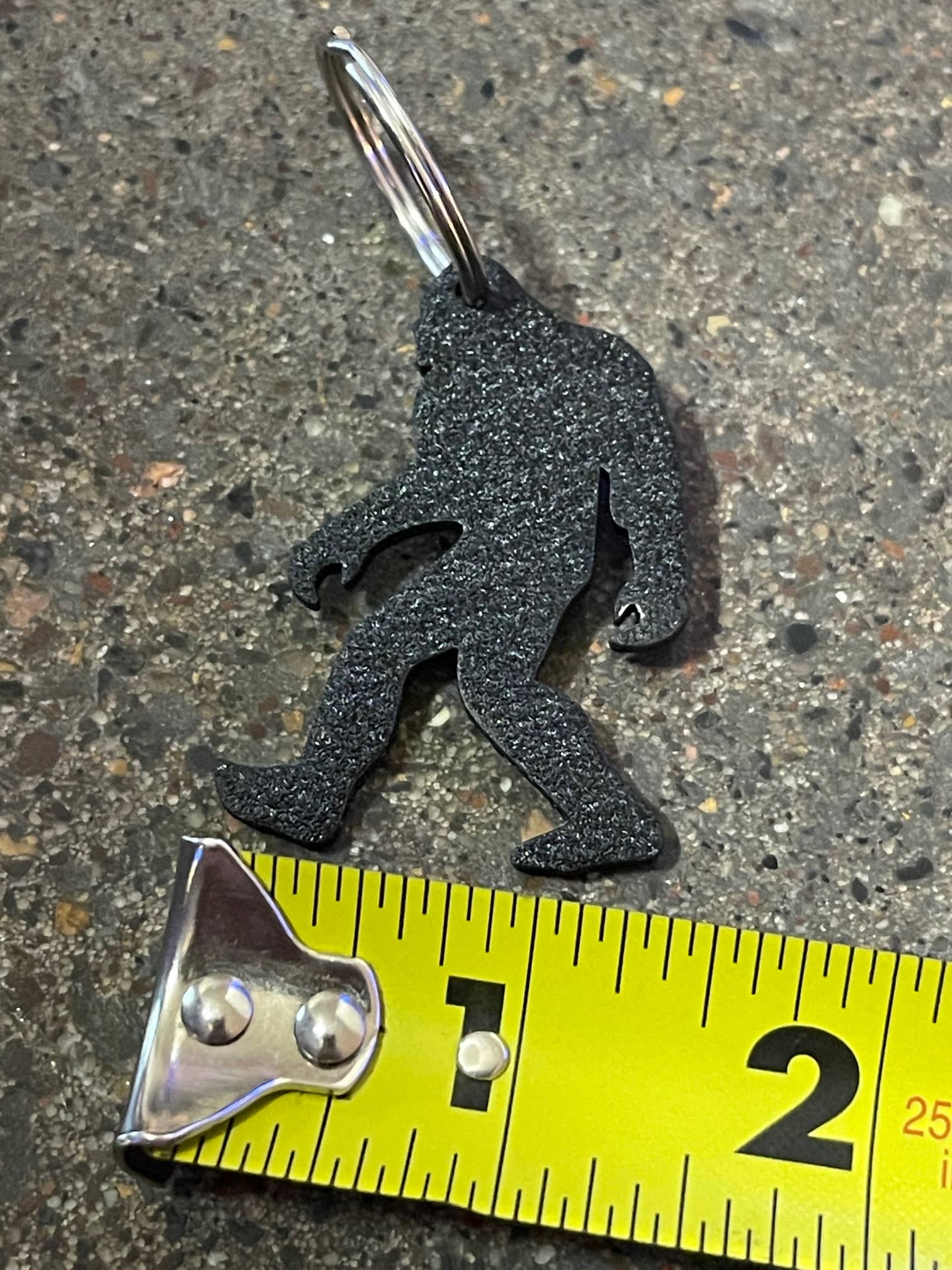 Squatchin’ Country - Vente Porte-clés – unisexe - Porte-clés et ouvre-bouteille en acier robuste Squatchin' Country1