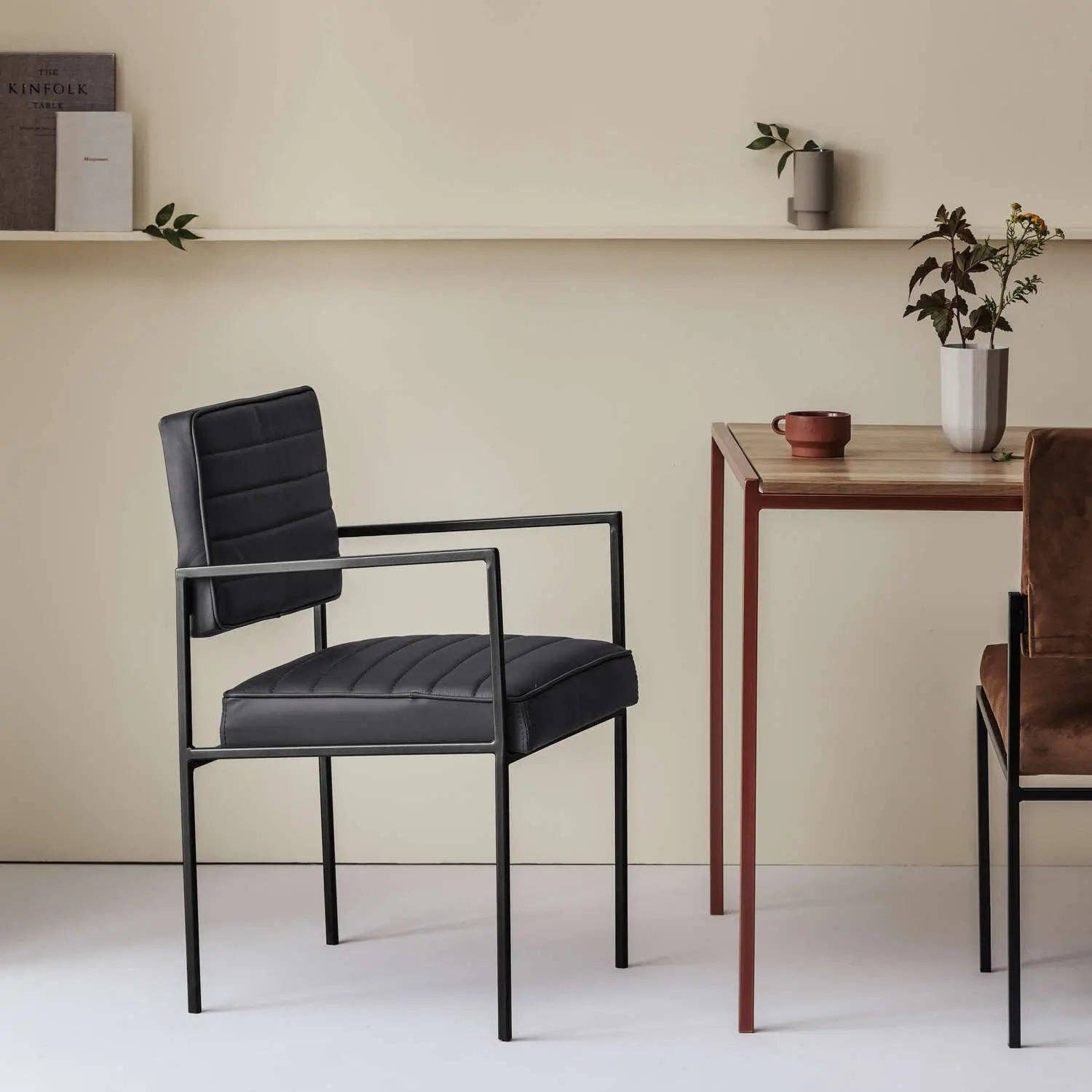 Sternzeit Design - Wholesale Chair - Cube Esstischstuhl mit Armlehnen - Leder25