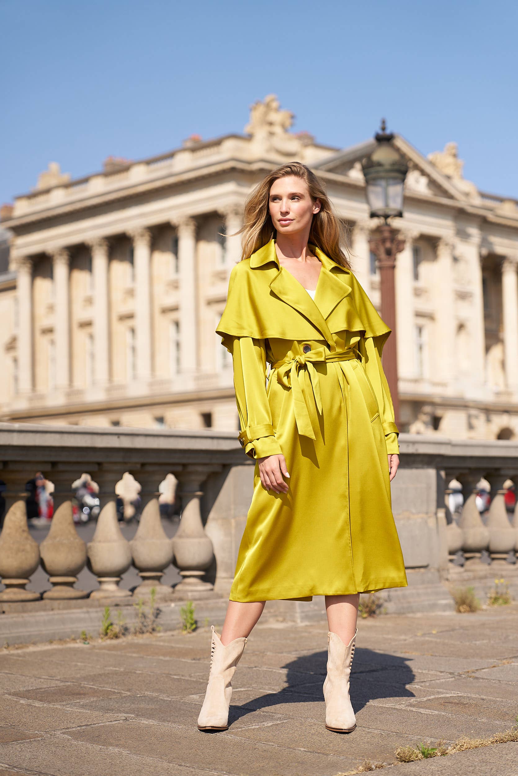 Attentif Paris - Venta al por mayor Gabardina - Mujer - Gabardina larga de satén con cinturón25